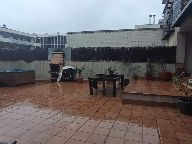 1 bedroom Apartment for sale in Badalona with garage - € 279,000 (Ref: 9719809)