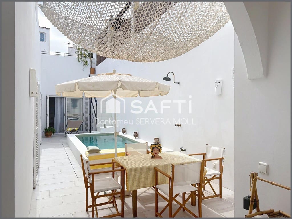 3 Zimmer Villa zu verkaufen in Ciutadella de Menorca mit Pool - 1.285.000 € (Ref: 9721535)