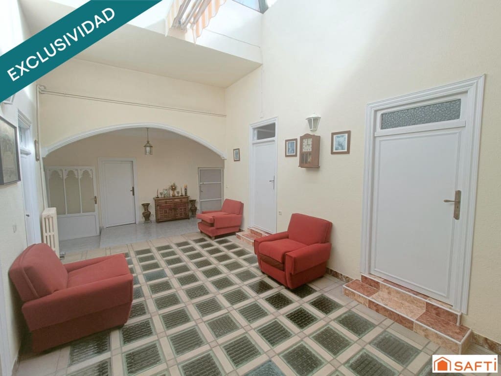 11 bedroom Terraced Villa for sale in Villarta de San Juan with garage - € 169,000 (Ref: 9721539)