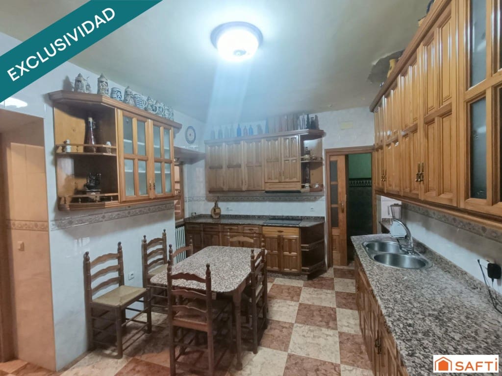 11 bedroom Terraced Villa for sale in Villarta de San Juan with garage - € 169,000 (Ref: 9721539)