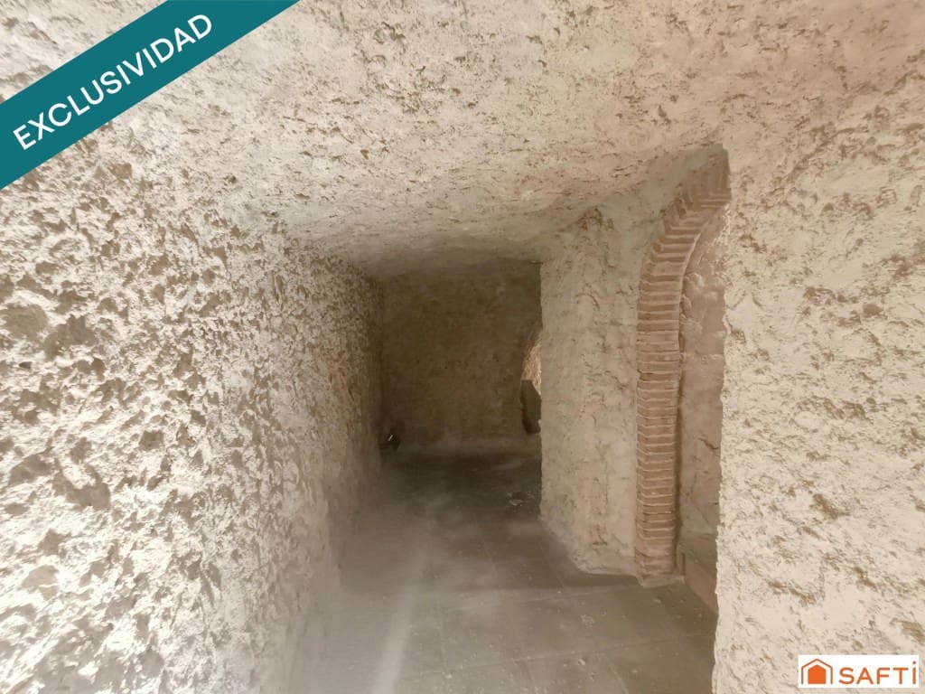 11 bedroom Terraced Villa for sale in Villarta de San Juan with garage - € 169,000 (Ref: 9721539)