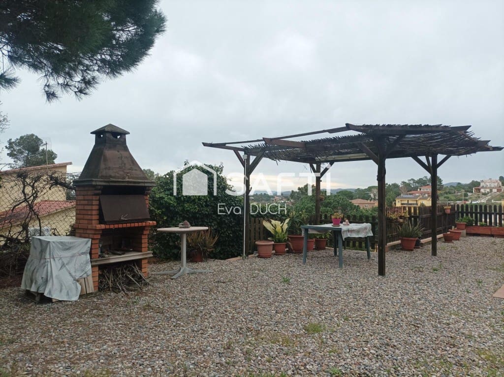 4 bedroom Villa for sale in Macanet de la Selva with pool garage - € 253,000 (Ref: 9721540)