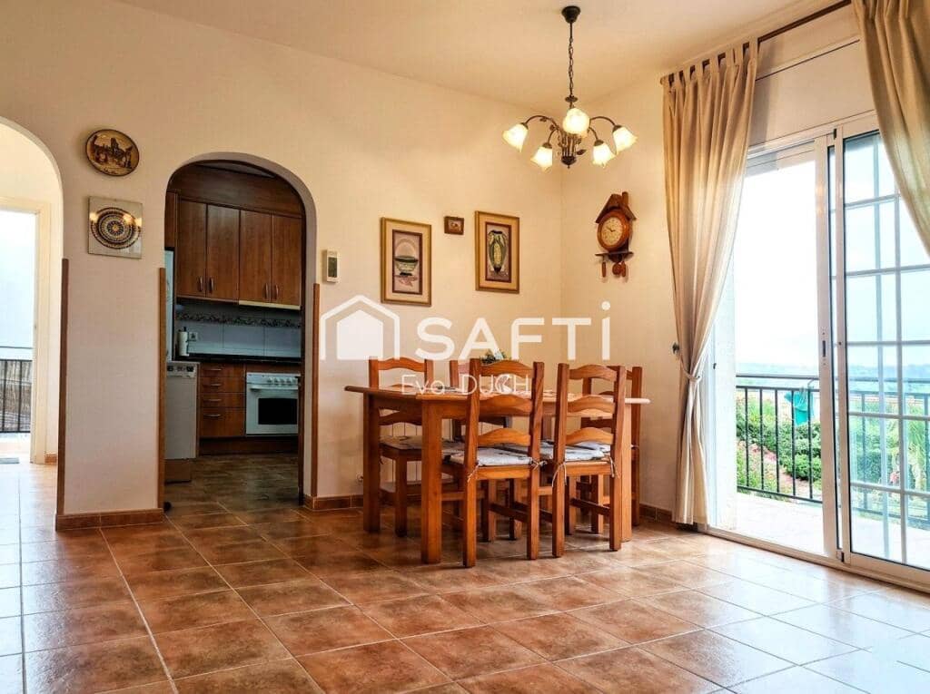 4 bedroom Villa for sale in Macanet de la Selva with pool garage - € 253,000 (Ref: 9721540)