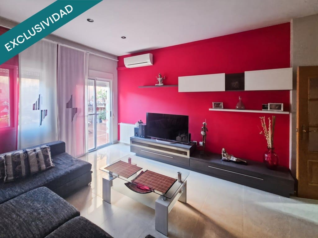 4 soveværelse Rækkehus til salg i Moncada med garage - € 375.000 (Ref: 9721541)