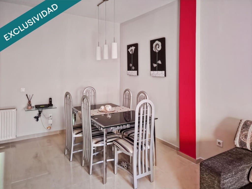 4 soveværelse Rækkehus til salg i Moncada med garage - € 375.000 (Ref: 9721541)