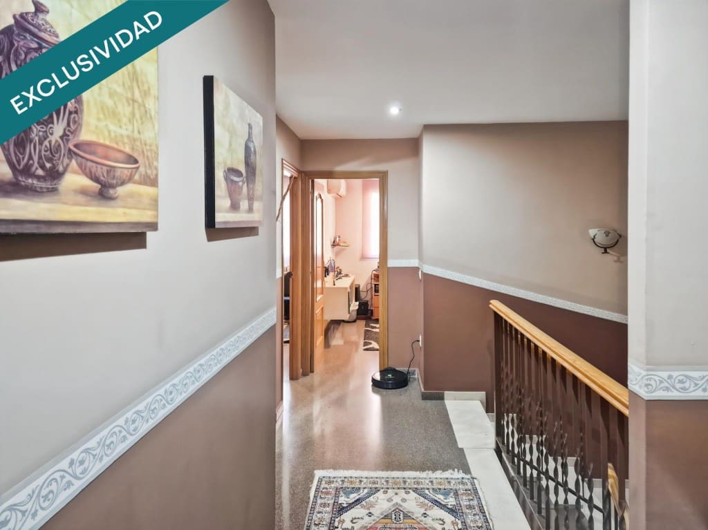 4 soveværelse Rækkehus til salg i Moncada med garage - € 375.000 (Ref: 9721541)