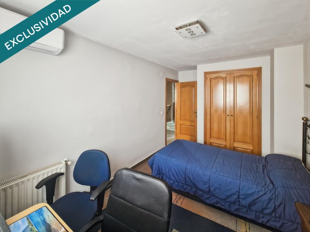 4 soveværelse Rækkehus til salg i Moncada med garage - € 375.000 (Ref: 9721541)