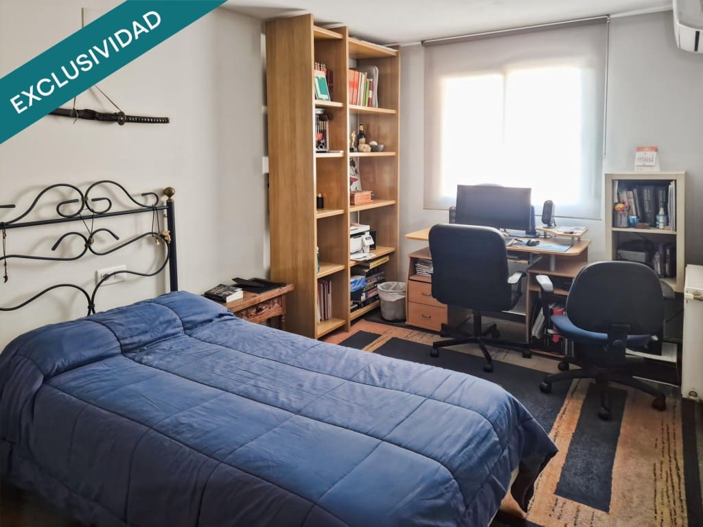 4 soveværelse Rækkehus til salg i Moncada med garage - € 375.000 (Ref: 9721541)