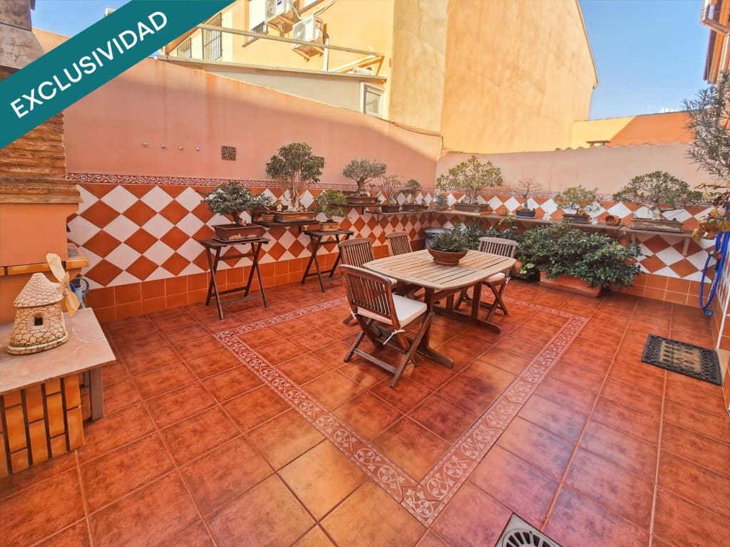 4 soveværelse Rækkehus til salg i Moncada med garage - € 375.000 (Ref: 9721541)