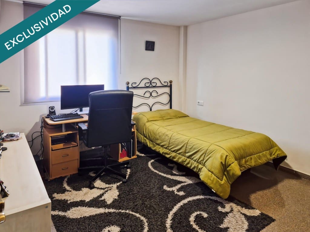 4 soveværelse Rækkehus til salg i Moncada med garage - € 375.000 (Ref: 9721541)