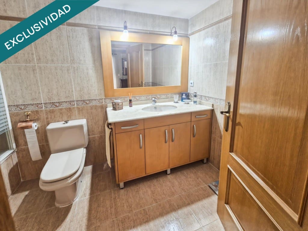 4 soveværelse Rækkehus til salg i Moncada med garage - € 375.000 (Ref: 9721541)