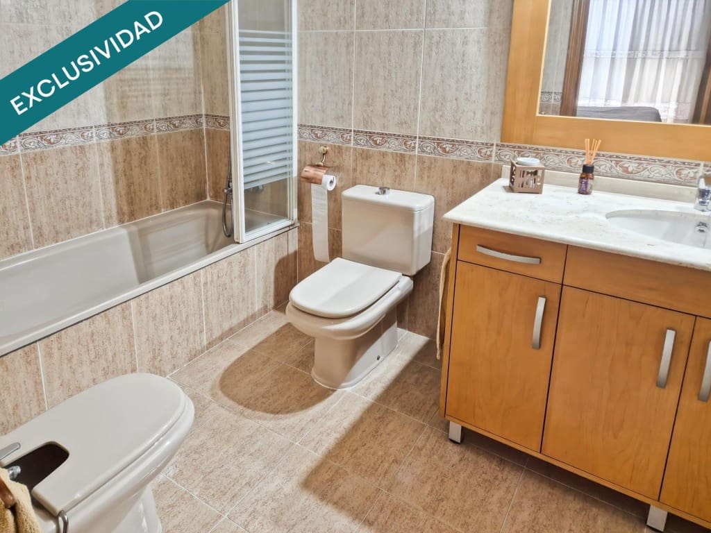 4 soveværelse Rækkehus til salg i Moncada med garage - € 375.000 (Ref: 9721541)