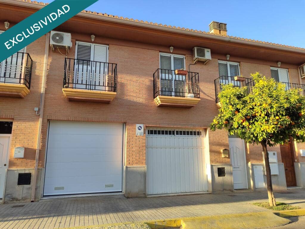 4 soveværelse Rækkehus til salg i Moncada med garage - € 375.000 (Ref: 9721541)