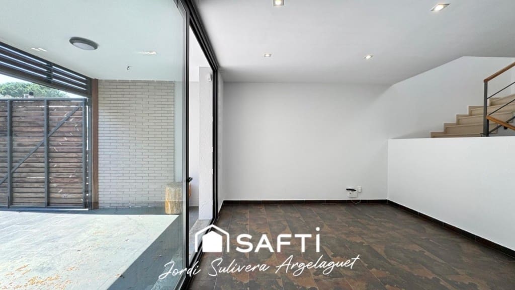 3 makuuhuone Rivitalo myytävänä paikassa L'Escala mukana uima-altaan - 430 000 € (Ref: 9721542)