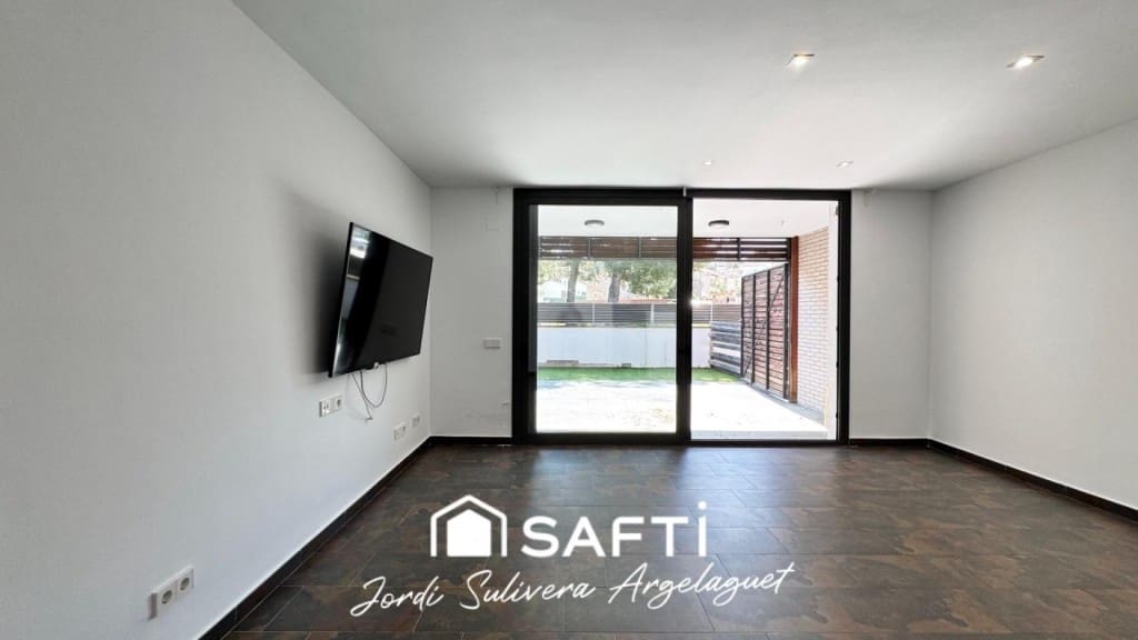 3 makuuhuone Rivitalo myytävänä paikassa L'Escala mukana uima-altaan - 430 000 € (Ref: 9721542)