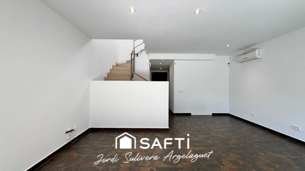 3 makuuhuone Rivitalo myytävänä paikassa L'Escala mukana uima-altaan - 430 000 € (Ref: 9721542)