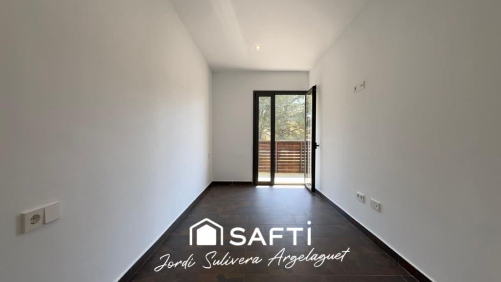 3 makuuhuone Rivitalo myytävänä paikassa L'Escala mukana uima-altaan - 430 000 € (Ref: 9721542)