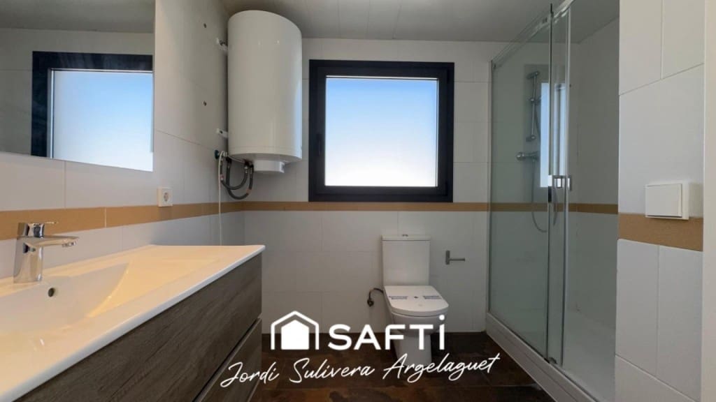 3 makuuhuone Rivitalo myytävänä paikassa L'Escala mukana uima-altaan - 430 000 € (Ref: 9721542)