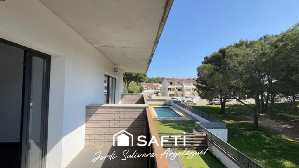 3 makuuhuone Rivitalo myytävänä paikassa L'Escala mukana uima-altaan - 430 000 € (Ref: 9721542)