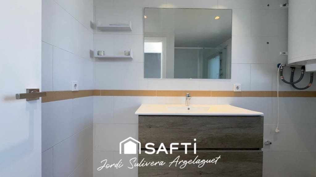 3 makuuhuone Rivitalo myytävänä paikassa L'Escala mukana uima-altaan - 430 000 € (Ref: 9721542)