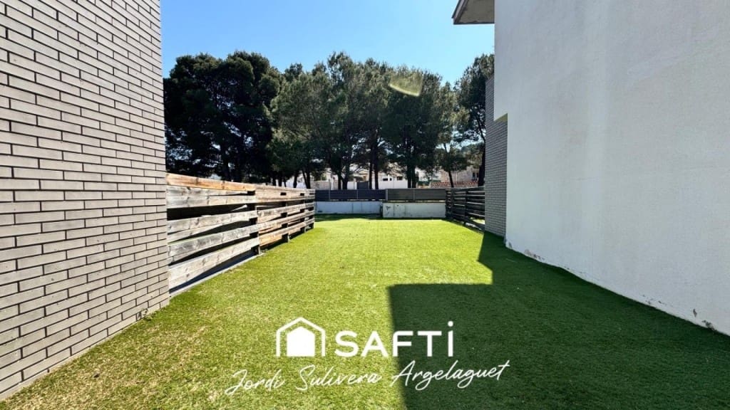 3 makuuhuone Rivitalo myytävänä paikassa L'Escala mukana uima-altaan - 430 000 € (Ref: 9721542)