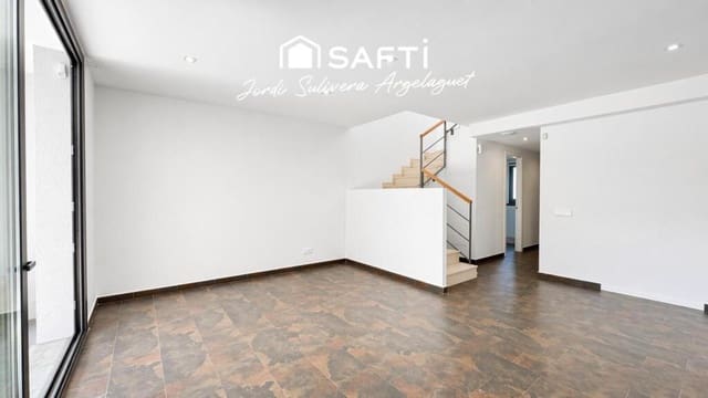 3 makuuhuone Rivitalo myytävänä paikassa L'Escala mukana uima-altaan - 430 000 € (Ref: 9721542)