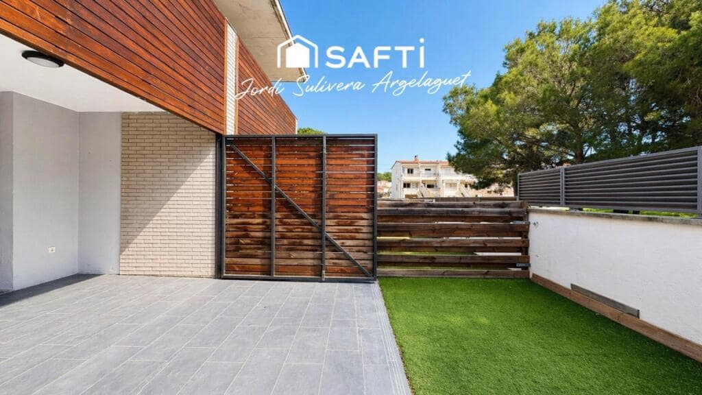 3 bedroom Terraced Villa for sale in L'Escala with pool - € 409,000 (Ref: 9721542)