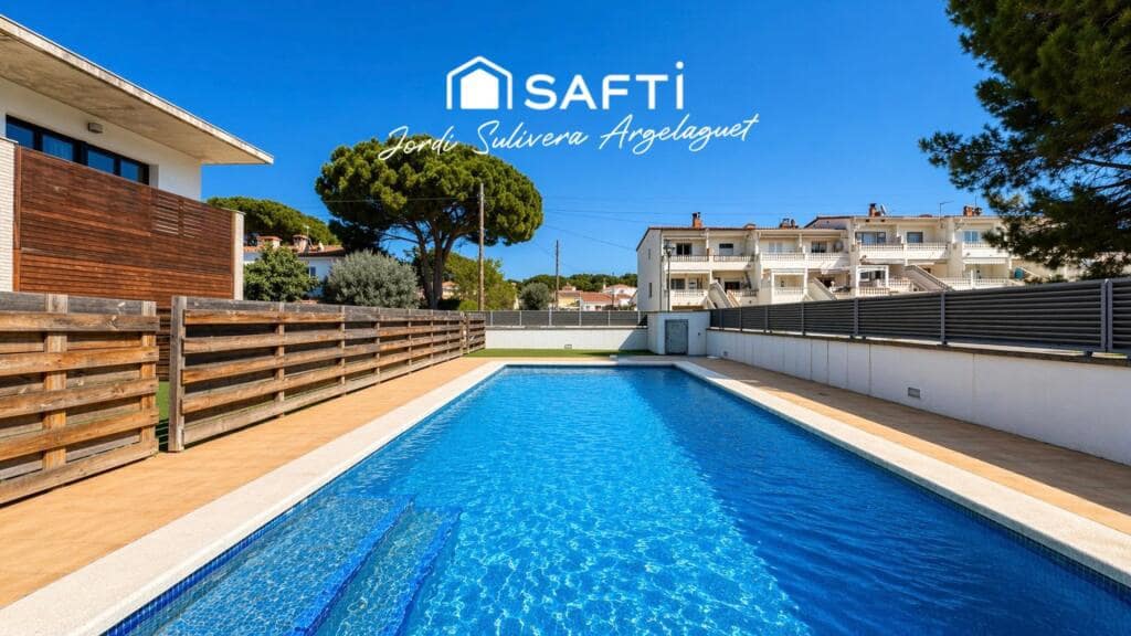 3 bedroom Terraced Villa for sale in L'Escala with pool - € 409,000 (Ref: 9721542)