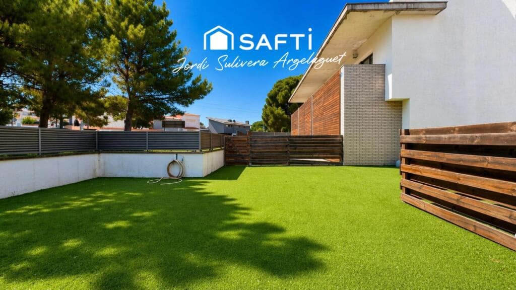 3 bedroom Terraced Villa for sale in L'Escala with pool - € 409,000 (Ref: 9721542)