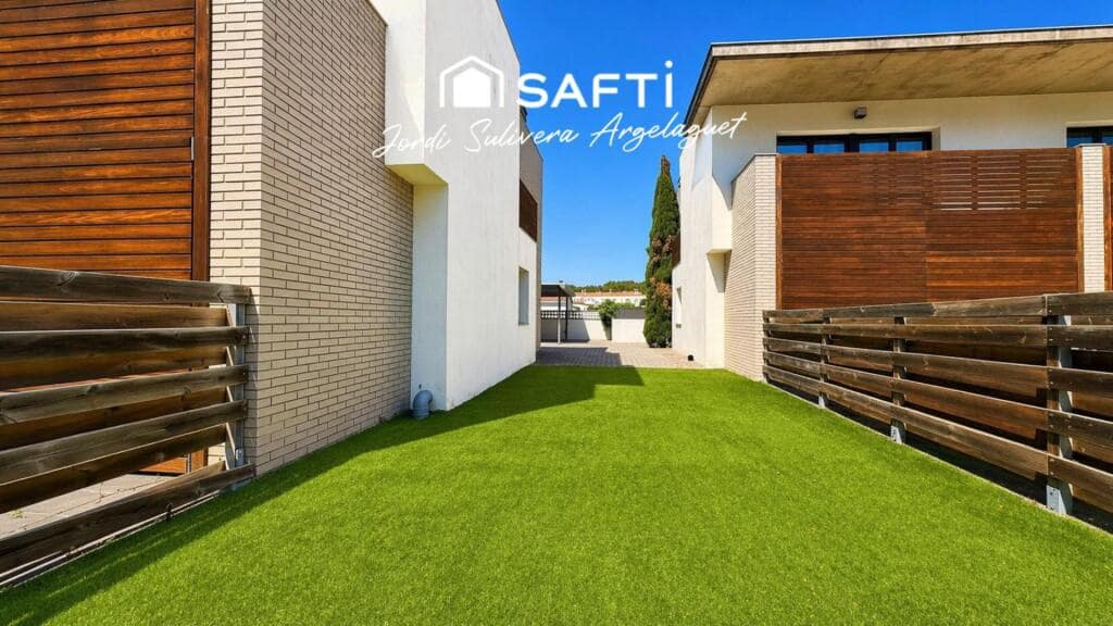 3 bedroom Terraced Villa for sale in L'Escala with pool - € 409,000 (Ref: 9721542)