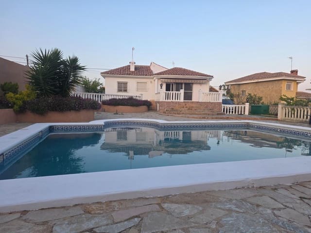 Chalet de 4 habitaciones en Vinaròs en venta con piscina garaje - 363.000 € (Ref: 9721544)