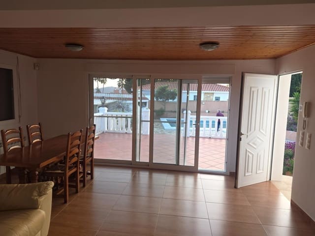Chalet de 4 habitaciones en Vinaròs en venta con piscina garaje - 363.000 € (Ref: 9721544)