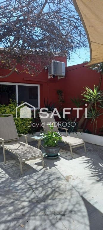 5 bedroom Villa for sale in Amposta with garage - € 260,000 (Ref: 9721545)