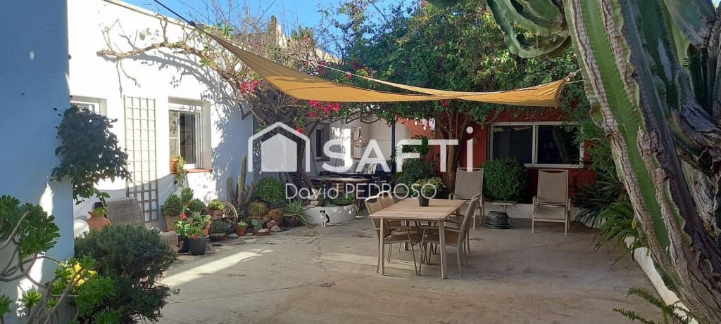 5 bedroom Villa for sale in Amposta with garage - € 260,000 (Ref: 9721545)