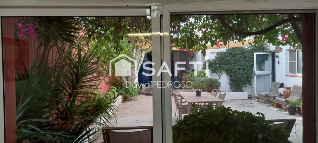 5 bedroom Villa for sale in Amposta with garage - € 260,000 (Ref: 9721545)