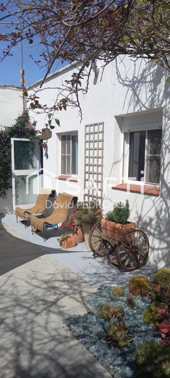 5 bedroom Villa for sale in Amposta with garage - € 260,000 (Ref: 9721545)