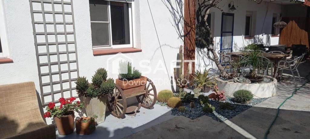 5 bedroom Villa for sale in Amposta with garage - € 260,000 (Ref: 9721545)