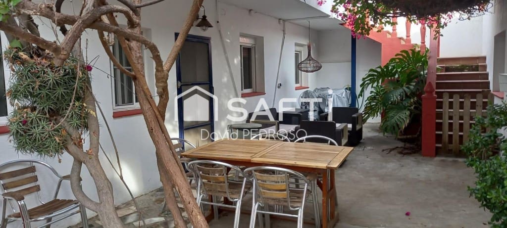 5 bedroom Villa for sale in Amposta with garage - € 260,000 (Ref: 9721545)