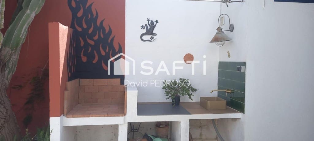 5 bedroom Villa for sale in Amposta with garage - € 260,000 (Ref: 9721545)