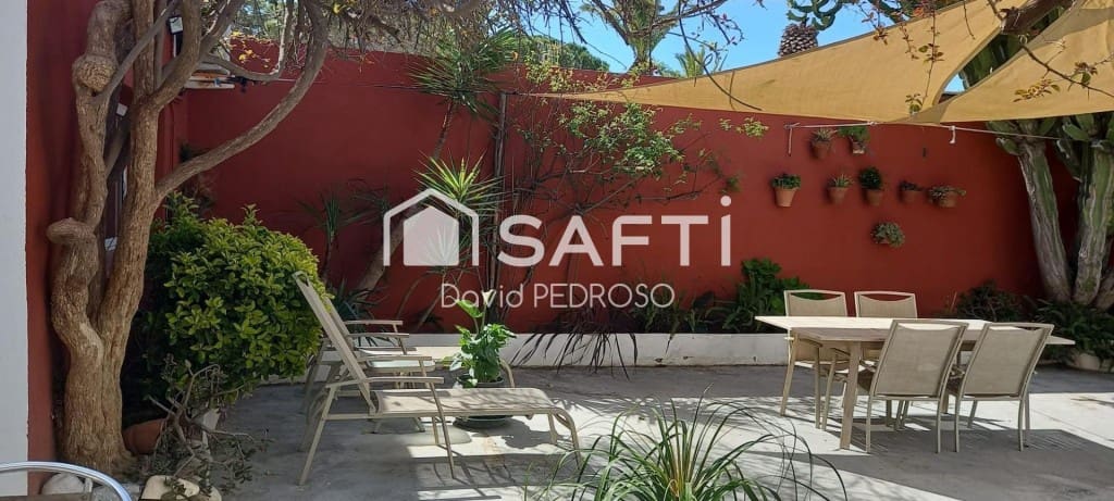 5 bedroom Villa for sale in Amposta with garage - € 260,000 (Ref: 9721545)