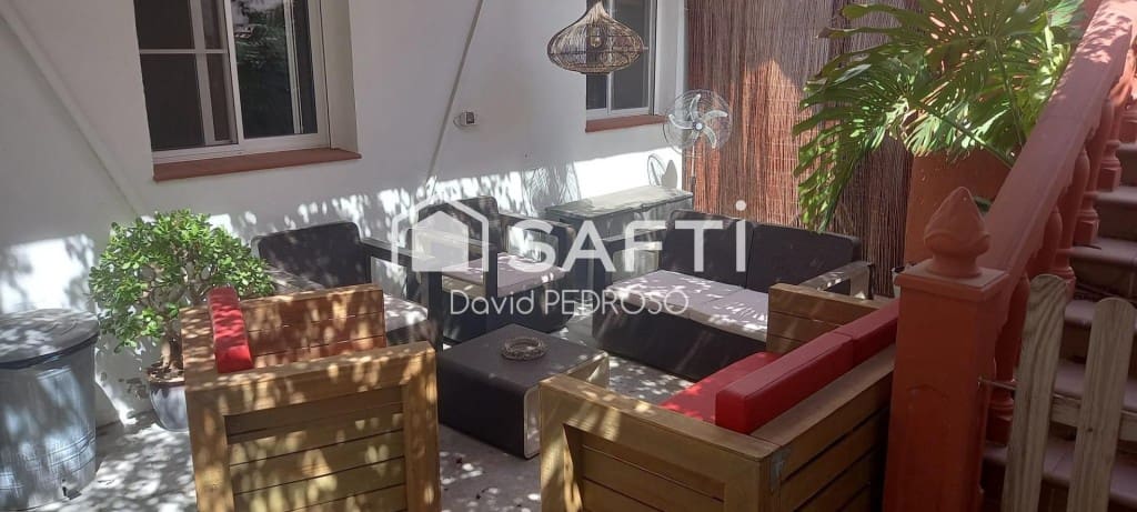 5 bedroom Villa for sale in Amposta with garage - € 260,000 (Ref: 9721545)