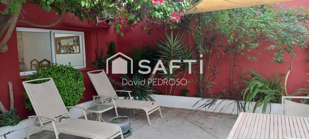 5 bedroom Villa for sale in Amposta with garage - € 260,000 (Ref: 9721545)