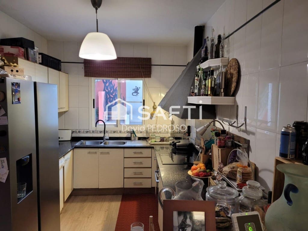 5 bedroom Villa for sale in Amposta with garage - € 260,000 (Ref: 9721545)