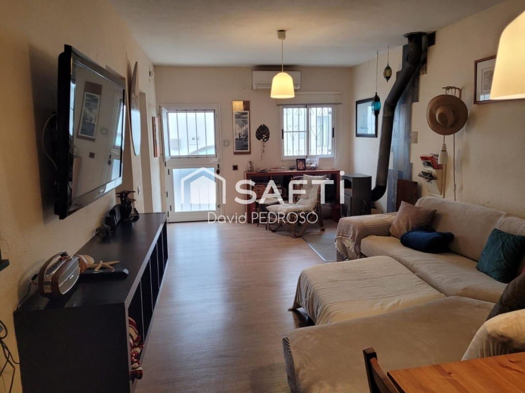 5 bedroom Villa for sale in Amposta with garage - € 260,000 (Ref: 9721545)