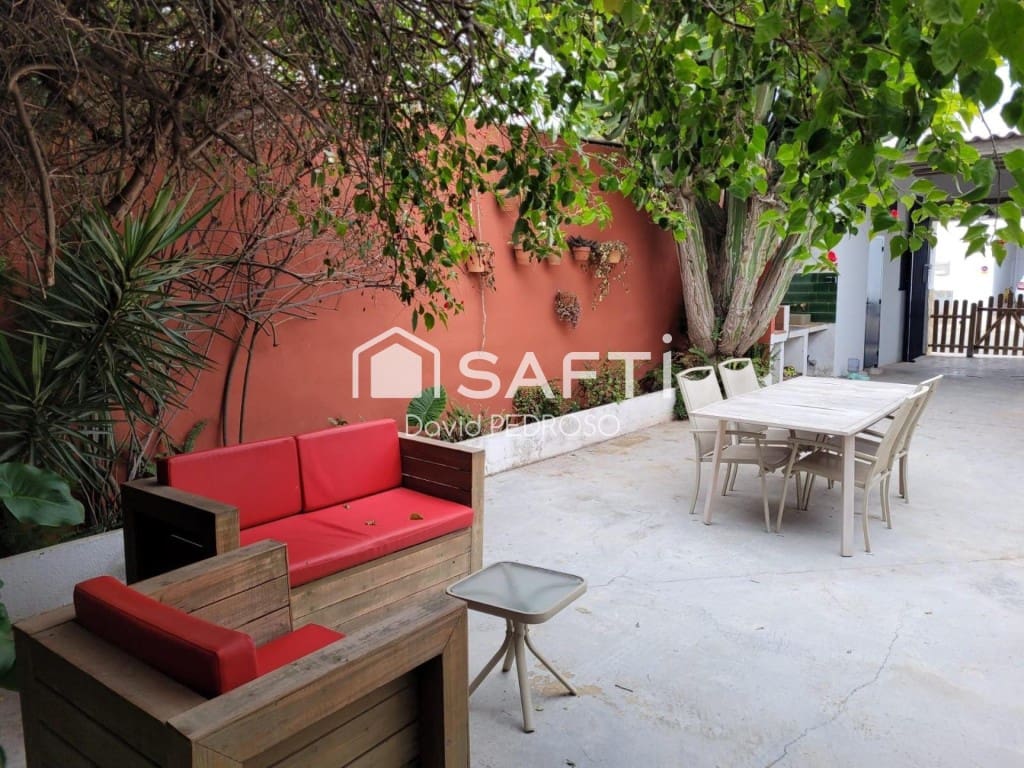 5 bedroom Villa for sale in Amposta with garage - € 260,000 (Ref: 9721545)