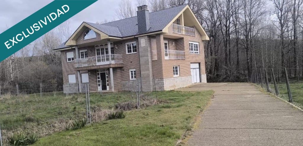 4 bedroom Finca/Country House for sale in Quintana del Castillo with garage - € 185,000 (Ref: 9721546)