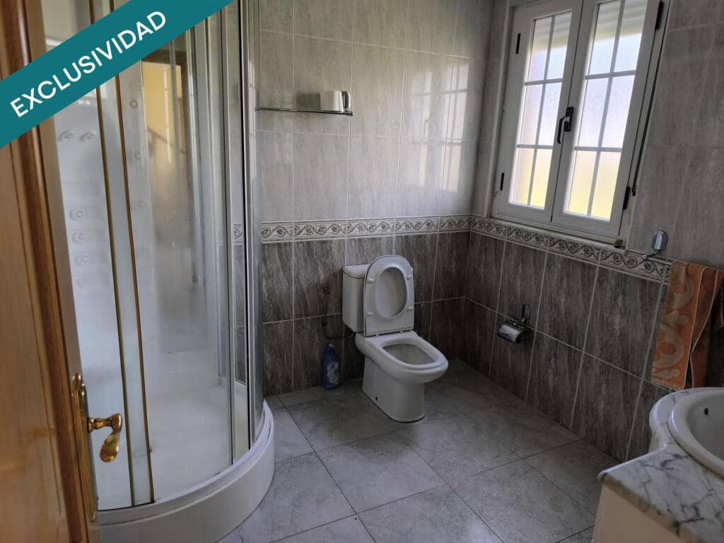 4 bedroom Finca/Country House for sale in Quintana del Castillo with garage - € 185,000 (Ref: 9721546)
