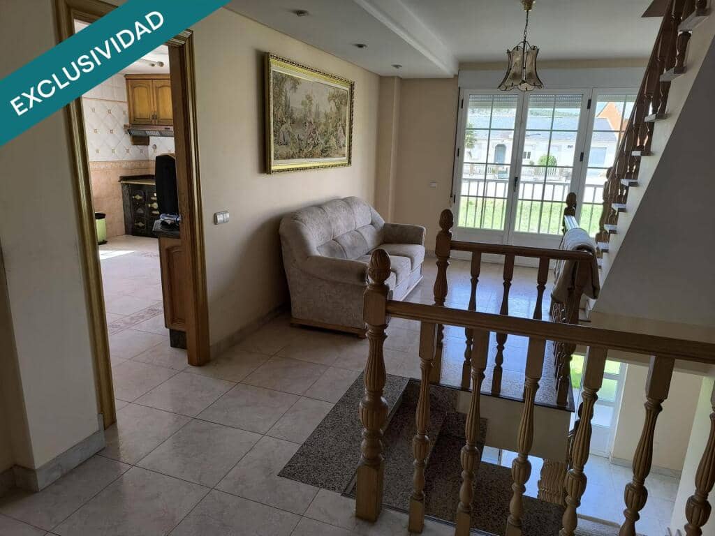 4 bedroom Finca/Country House for sale in Quintana del Castillo with garage - € 185,000 (Ref: 9721546)