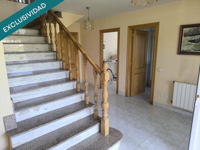 4 slaapkamer Finca/Landhuis te koop in Quintana del Castillo met garage - € 185.000 (Ref: 9721546)