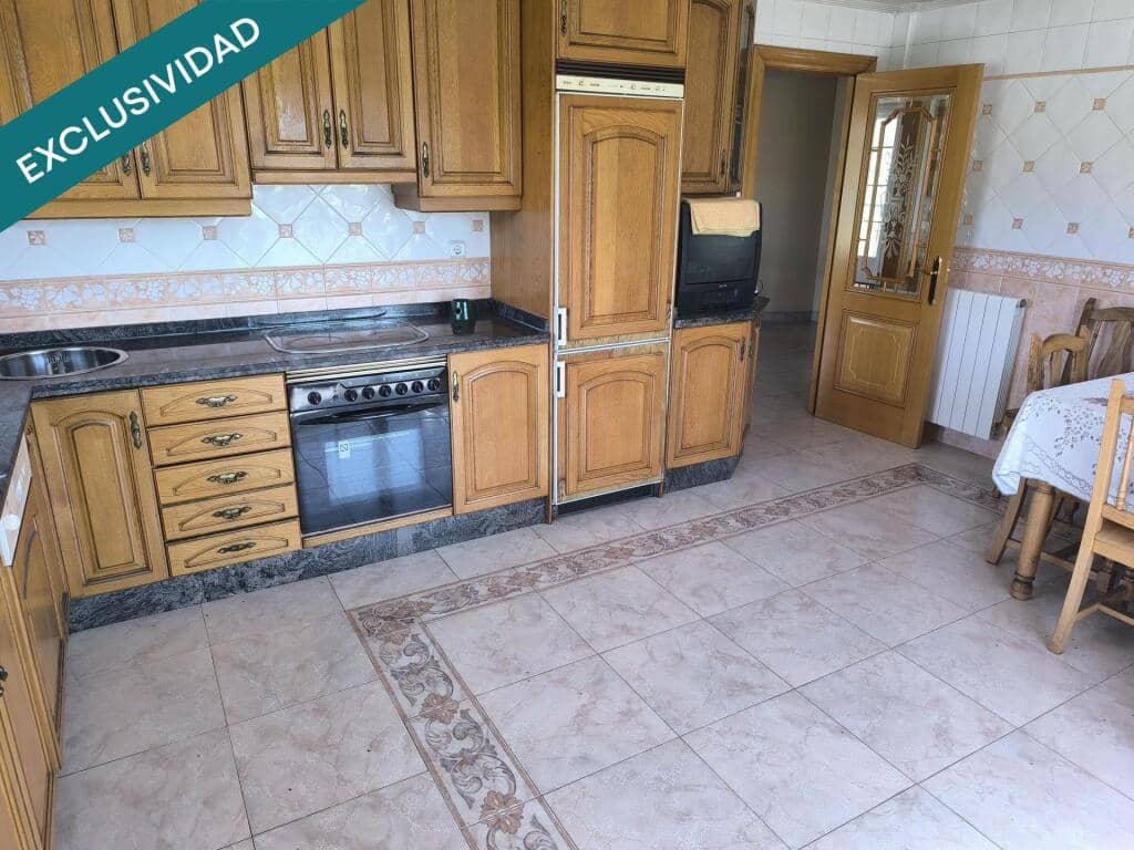 4 bedroom Finca/Country House for sale in Quintana del Castillo with garage - € 185,000 (Ref: 9721546)